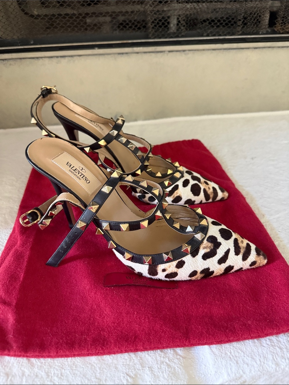 Valentino Garavani Leopard Print Rockstud Slingback Pumps - Black/Ivory/Gold
